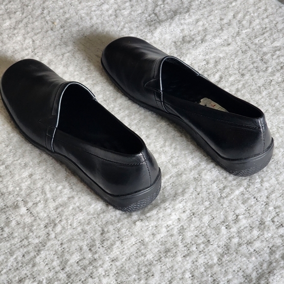 Walking cradles, comfortable square toe leather loafers color black size 9.5 - Picture 4 of 7